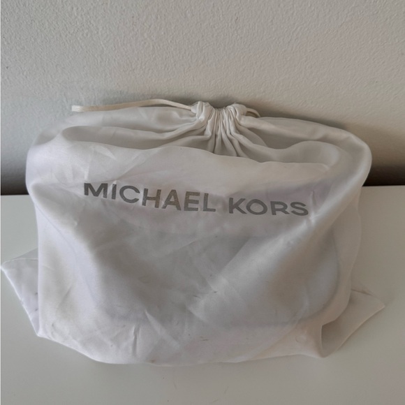 Michael Kors Leather Crossbody – Pink/Taupe Colorblock – Good Condition - Picture 6 of 6